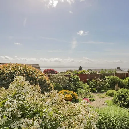 Holiday home Westwinds